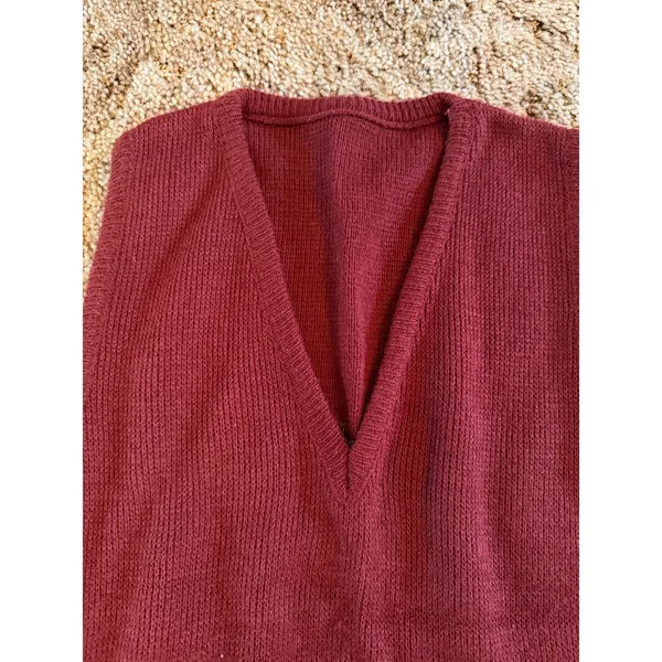 Vintage 1970s Chevron Pattern Knit Sweater Vest Union Made USA Burgundy Retro - Image 4