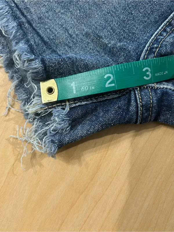 SHEIN Distressed Frayed Hem Denim Jean‎ Shorts - Image 6
