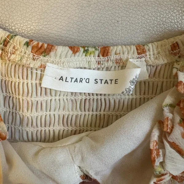 Altar’d State Puff Sleeve Crop Top Flpral Orange Off White NWOT - Image 3