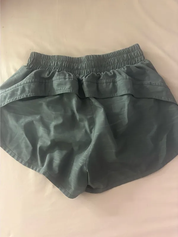 athletic shorts Green Size M - Image 2
