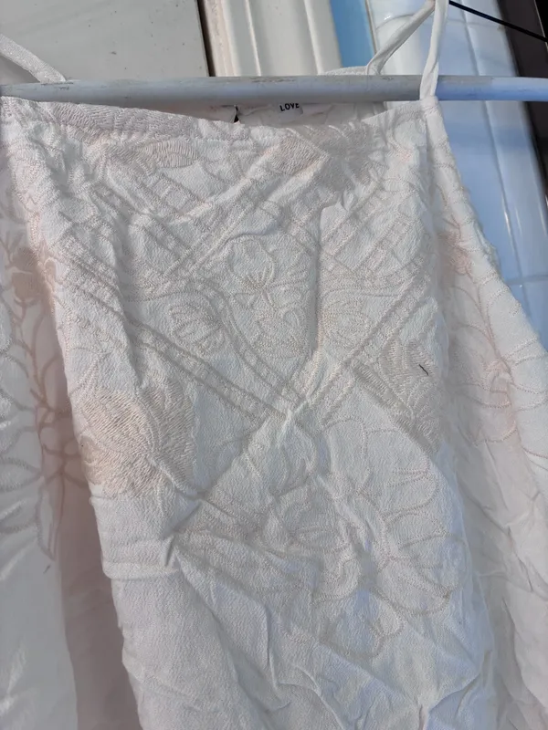 Love on a Hanger Vintage Cream White Embroidered Deco Cami Tank Top - Image 2