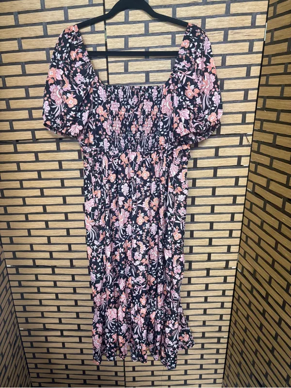 Maurices black and pink floral midi dress size large - Image 2
