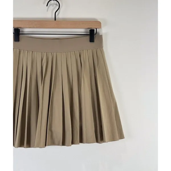 Aritzia TnAction Womens Skort Khaki Mini Pleated Tennis Skirt Pickleball Medium - Image 6