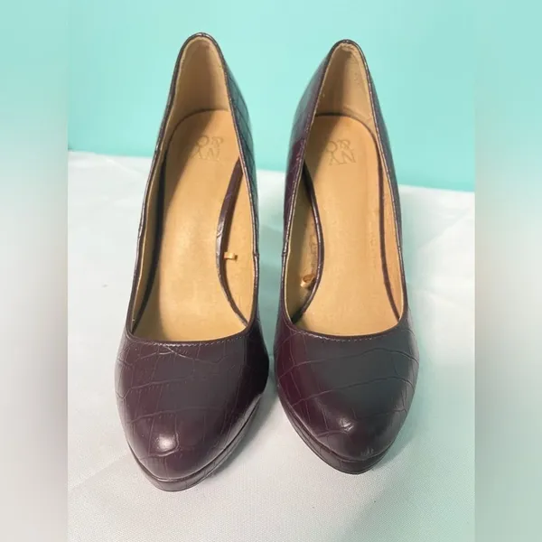 NY‎ &CO brown crocodile print pumps size 7 - Image 2