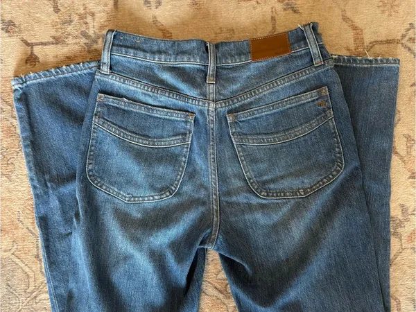 Madewell Straight-Leg High-Rise Jeans in Deep Blue Wash - Image 7