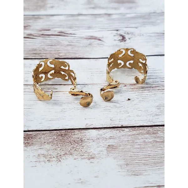Vintage Clip On Earrings - Ornate Chunky Gold Tone Cut Out Hoops - Image 4