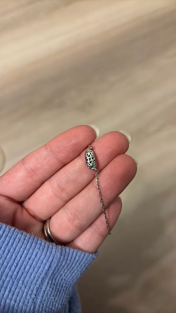 Kendra Scott Necklace - Image 2