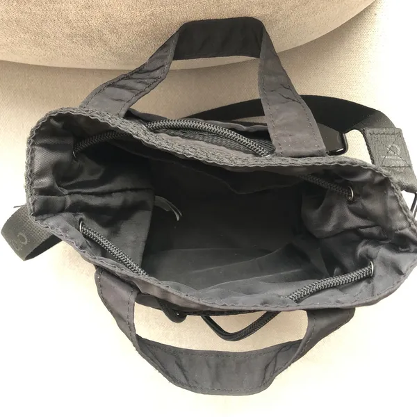 Alo Yoga Cross Body Bucket Bag Black - Image 5
