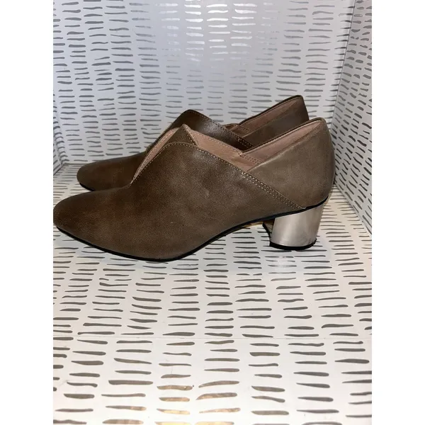 ALL BLACK Womens Taupe Leather Silver Metallic Block Heel‎ Shooties Size 39 8.5 - Image 2