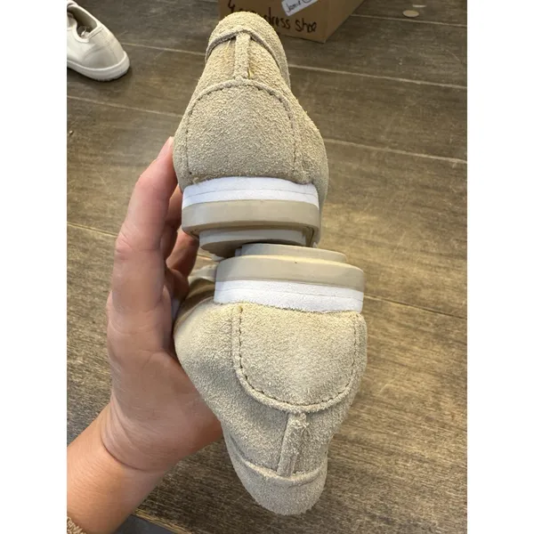 Minnetonka Slipper Kilty Women's Size 7 Beige Leather Breathable Comfort - Image 7