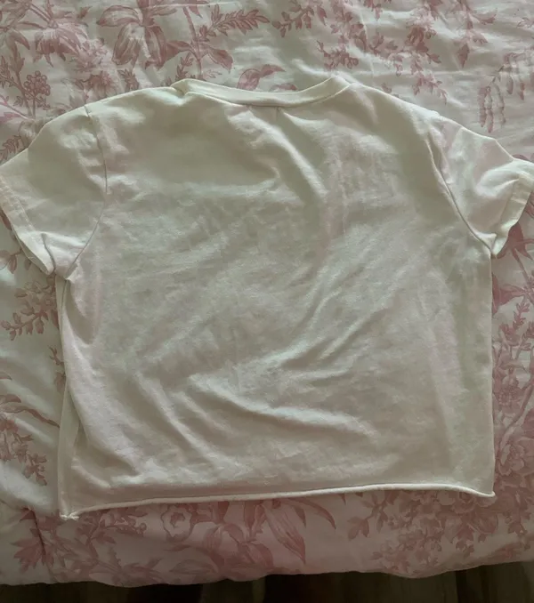 Edikted Graphic Crop Tee - Image 2