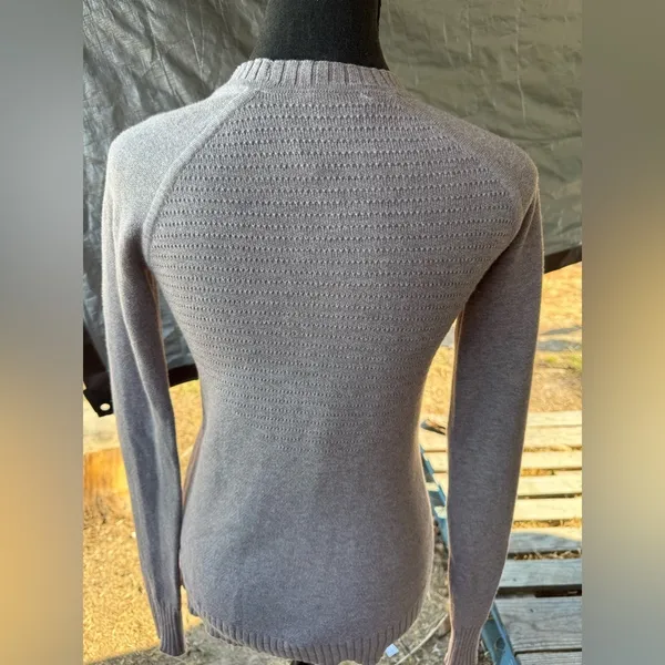 Lululemon Athletica Classic Gray Crew Neck Sweater XS - Image 3