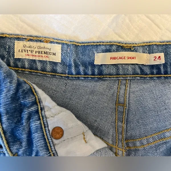 LEVI’S Ribcage Denim Shorts High Rise Button Fly Distressed Raw Hem Size 24 - Image 7