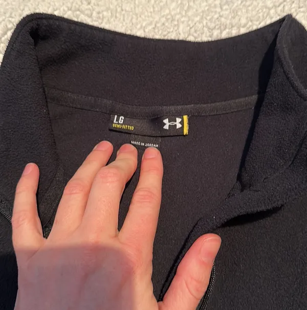 Under Armour Semi-Fitted 1/4 Zip - Image 2