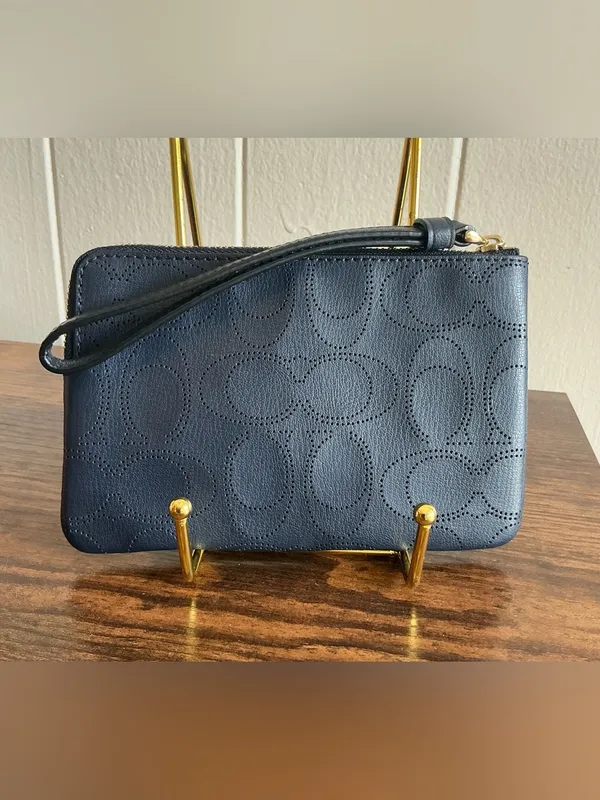 A Nice Coach Corner Zip Wristlet Signature Perforated Leather Midnight Navy Blue - Image 4