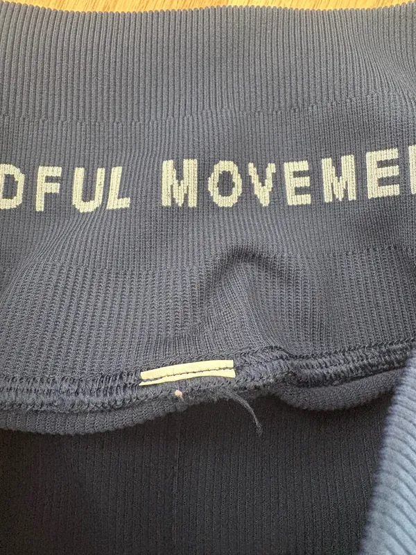 Alo Yoga Navy Seamless Ribbed Set - Image 6