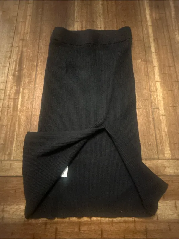 Abercrombie & Fitch woman’s black ribbed skirt size XS - Image 3