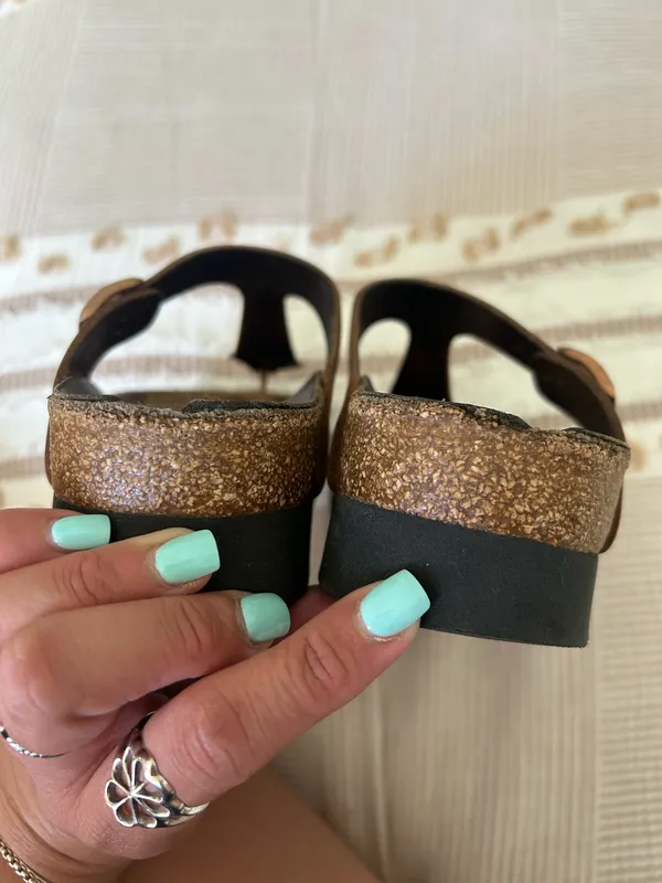 Birkenstock Rose Gold Gizeh platform sandals - Image 8