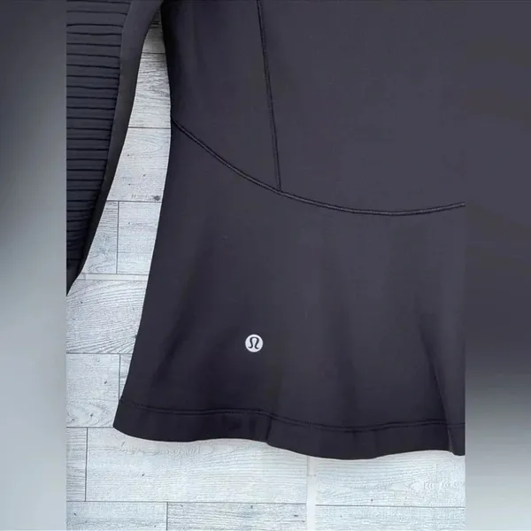 Lululemon Chill Going Strong Jacket size 4 - Image 14
