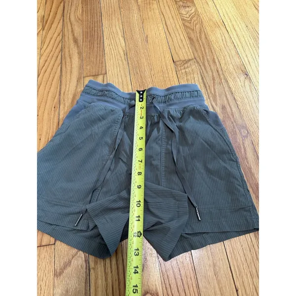 Lululemon Dance Studio High-Rise Short 3.5" Army Green Size 0 - Image 8