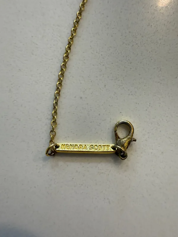Kendra Scott Elisa Pendant Necklace Heart Neon Pink Magnesite - Image 3