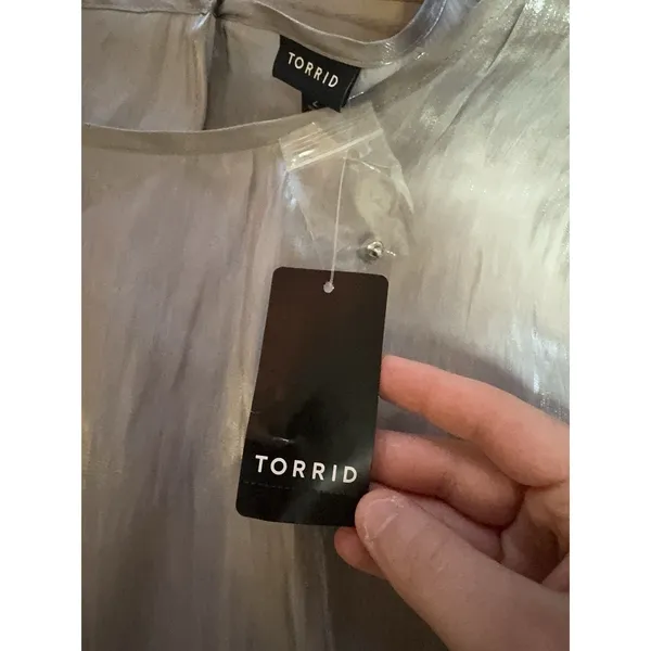 Torrid Women Abbey Iridescent flutter sleeve top 2X‎ Silver Blouse Metallic NWT - Image 7