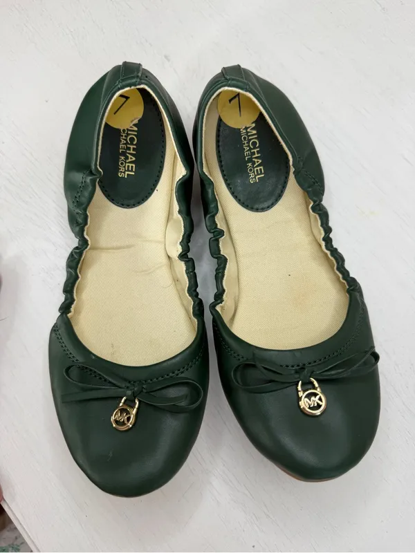 Michael Kors MK Ballet Flats Ballet Flat Gold Lock Sz 7 - Image 10