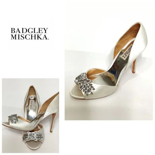New. Womens Badgley Mischka Nikki Peep Toe Heels, White. Retails $245 - Image 13