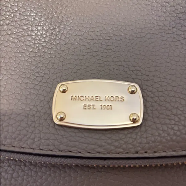 Michael Kors Taupe Shoulder Bag with Gold Chain - Image 4