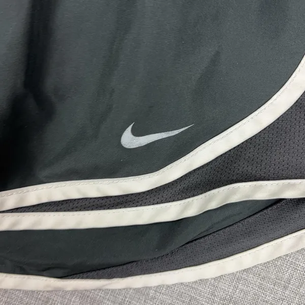 Nike Running Shorts Womens M Gray 3 In Lined Elastic Waist Athletic 831558-060 - Image 4