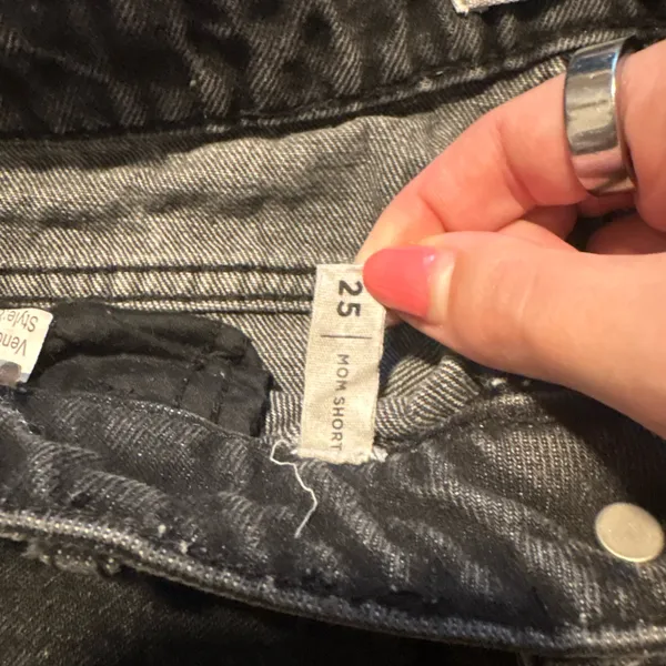 PacSun Black Denim Mom Short High Rise Size 25 - Image 5