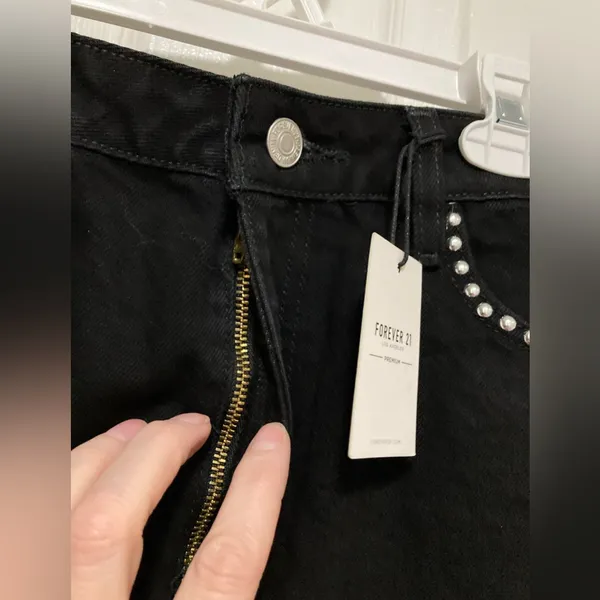 *Forever 21 Premium New Black Stud Accents Frayed Hem Distressed Denim Shorts #M - Image 4
