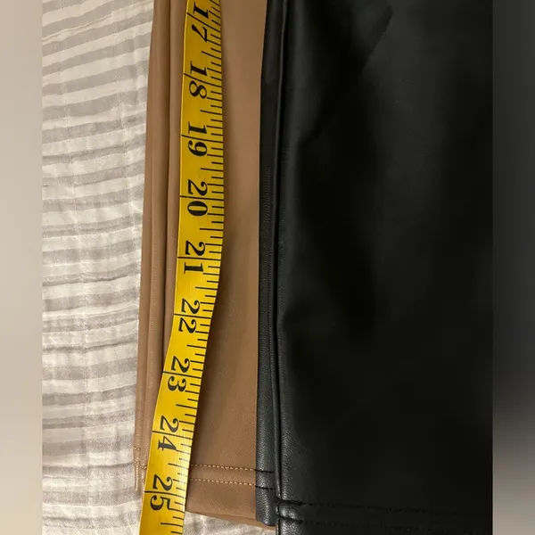 Abercrombie Classic Vegan Leather Leggings NWT Sz S short in Camel - Image 7