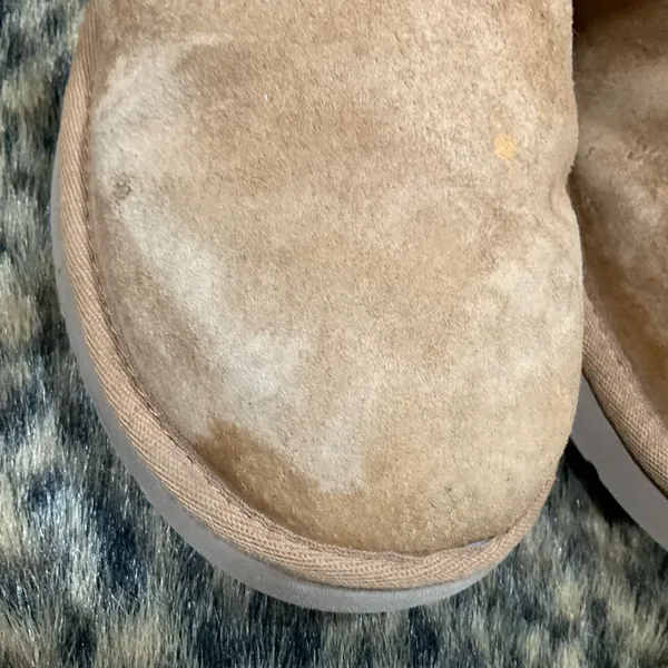 UGG CLASSIC‎ FLORA PERFORATED LEATHER BOOTS - Image 10