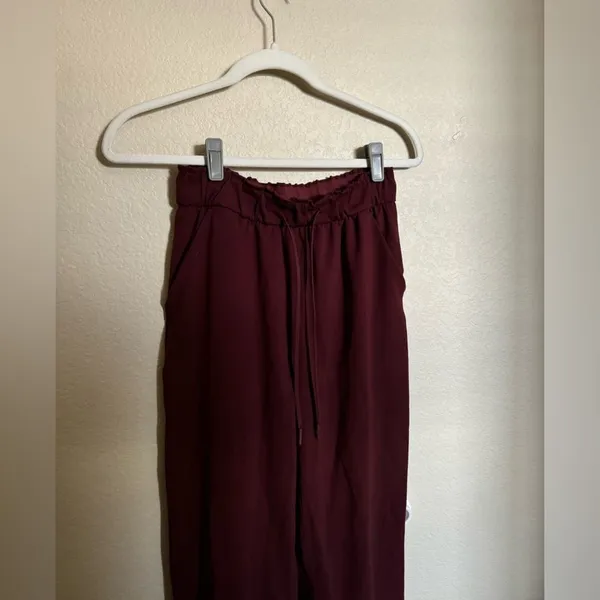 Lululemon Keep Moving‎ 7/8 Pant Size 4 in Red Cassis - Image 2