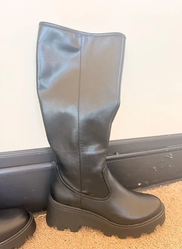 Dolce Vita Knee-High Boots Black - Image 3