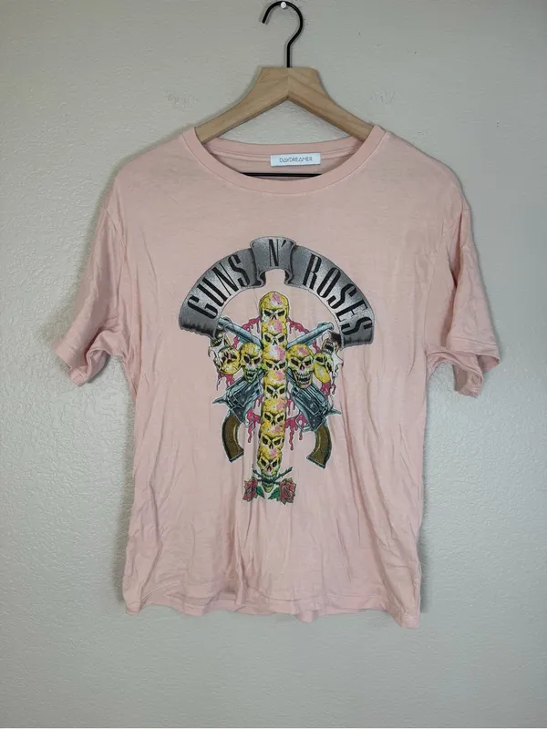 Daydreamer x Revolve Guns & Roses Pink Band Tee Small $90 - Image 2