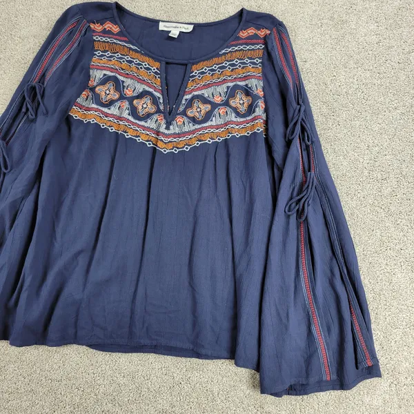 Abercrombie & Fitch Womens Boho Top M Blue Embroidery Tie Flowy Sleeves Keyhole - Image 6