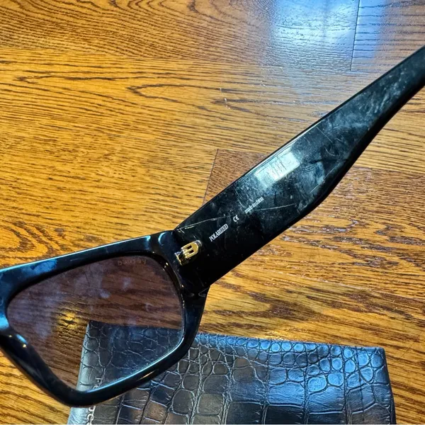 Feroce Black Beluga Sunglasses - Image 4