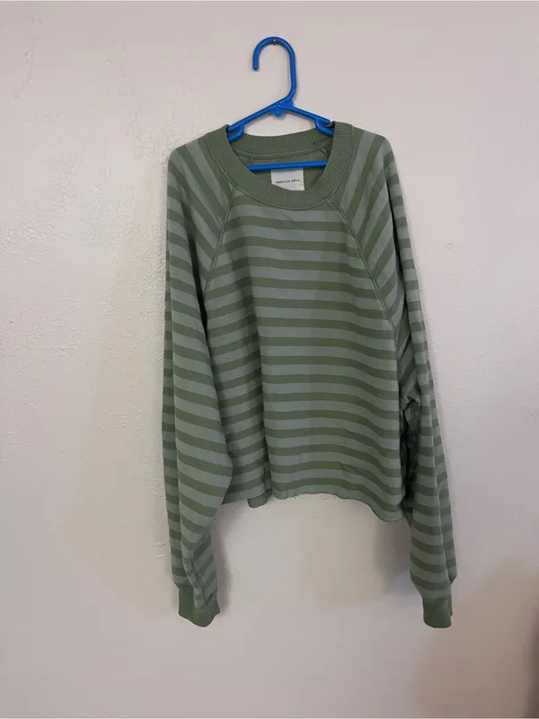 Women’s American Eagle the AE Summer Fleece Sweatshirt size medium - Image 3