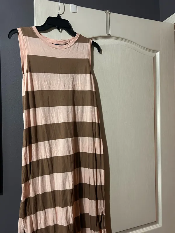 Old Navy Maxi Dress - Image 2