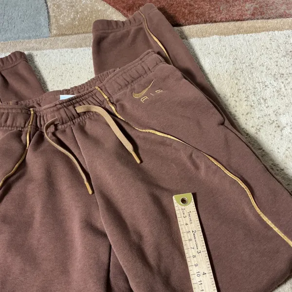 Nike Air Fleece Gold Piping Joggers Womens Small Brown Sweatpants DQ6563-259 - Image 2
