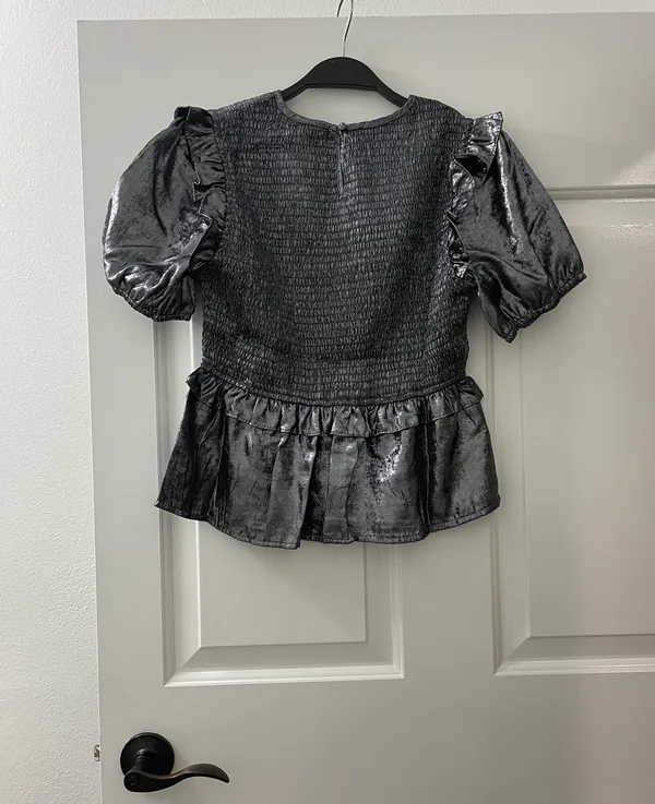 The Clothing Exchange Company | NWOT | Metallic Smocked Puff Sleeve Top | L | Dark Grey | CT7721 - Image 2