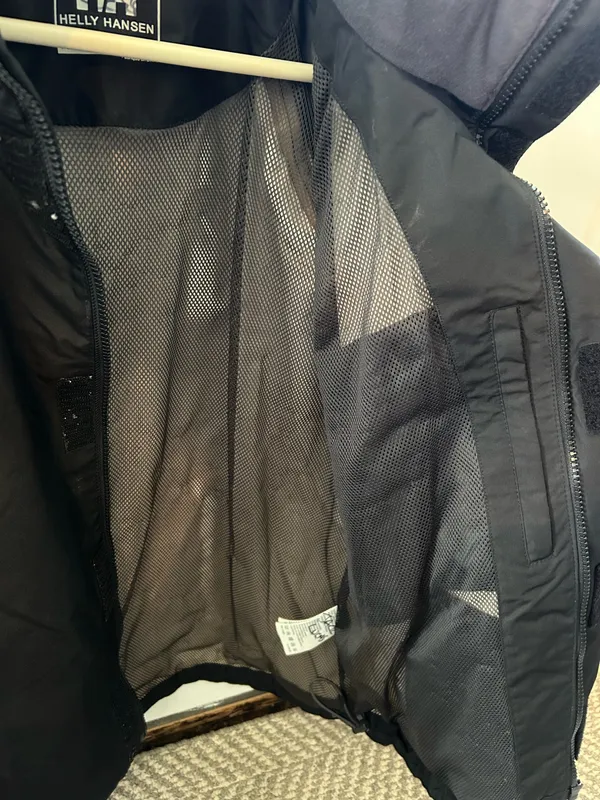 Helly Hansen Black Waterproof Jacket, Juniors size 14 & 100% Polyester - Image 6