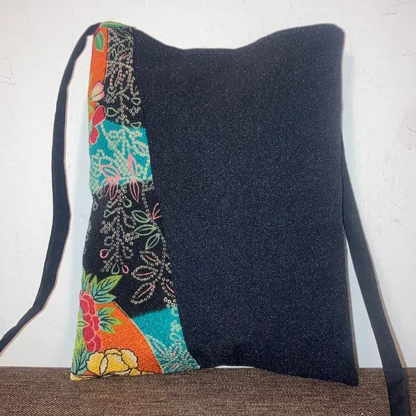 Handmade Artisan Black & Floral Asian Purse - Image 2