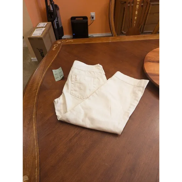 Cache White Denim Capri Jeans Women’s Size 4 - Image 14
