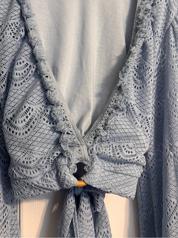 Buckle’s Willow & Root Chambray Blue Crochet Fringed Boho Bell Sleeve Crop Top M - Image 5