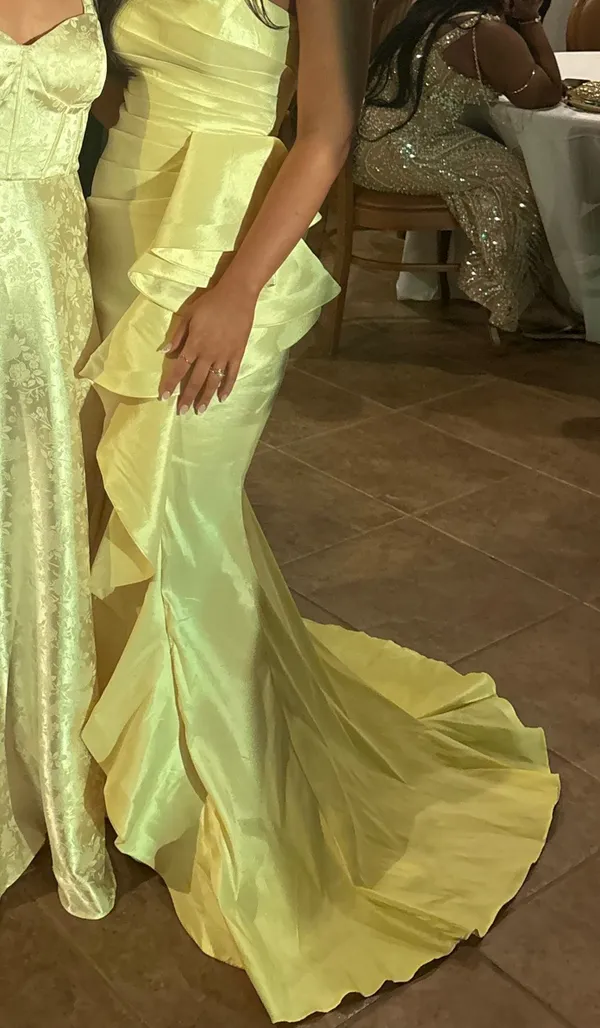 Ashley Lauren Prom Dress yellow strapless Size 2 - Image 5