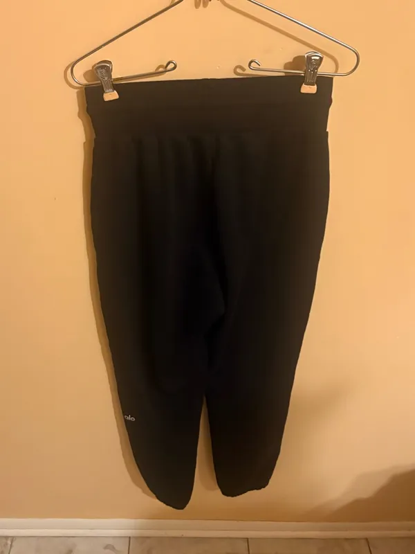 Alo Yoga black sweatpant joggers - Image 2