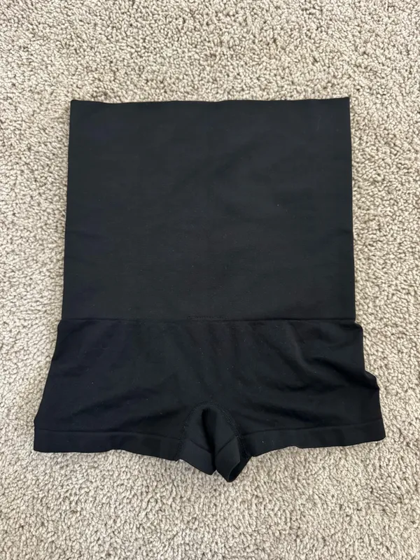 High-Waist Seamless Shaping Shorts - Black - Image 3